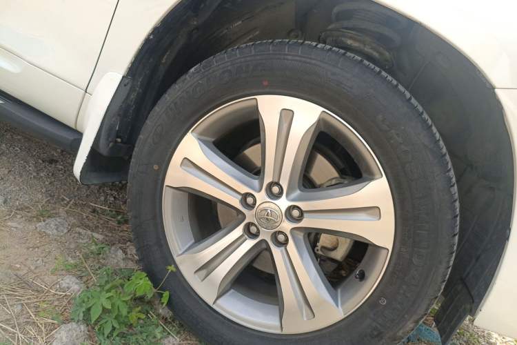 Used Toyota Highlander 2009 2.7L Two-Wheel Drive 7-Seater Luxury Edition Right Front Wheel Hub