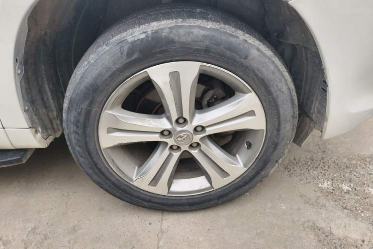 Used Toyota Highlander 2009 2.7L 2WD 5-Seater Elite Edition Right Front Wheel Hub