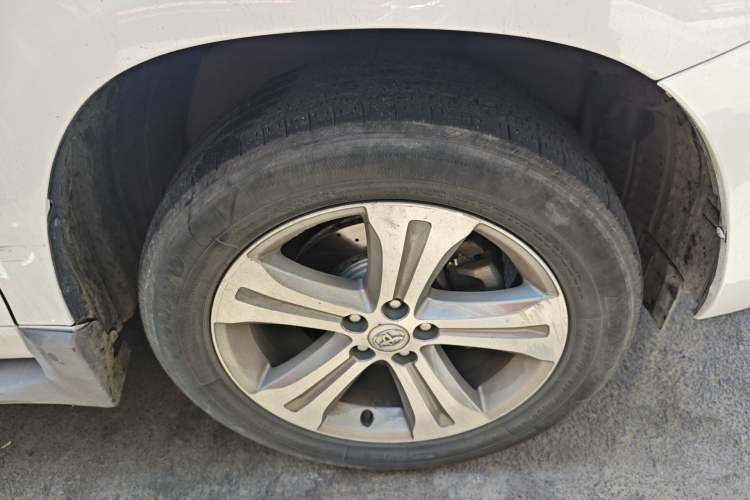 Used Toyota Highlander 2009 2.7L Two-Wheel Drive 7-Seater Luxury Edition Right Front Wheel Hub