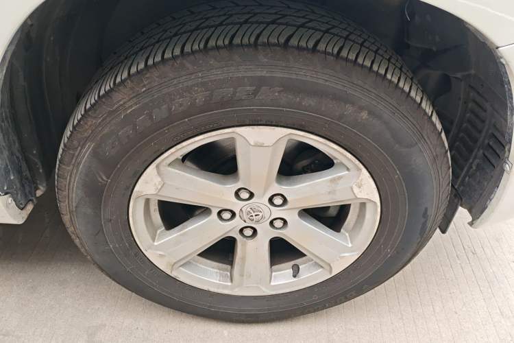 Used Toyota Highlander 2009 3.5L 4x4 7-Seater Elite Edition Right Front Wheel Hub