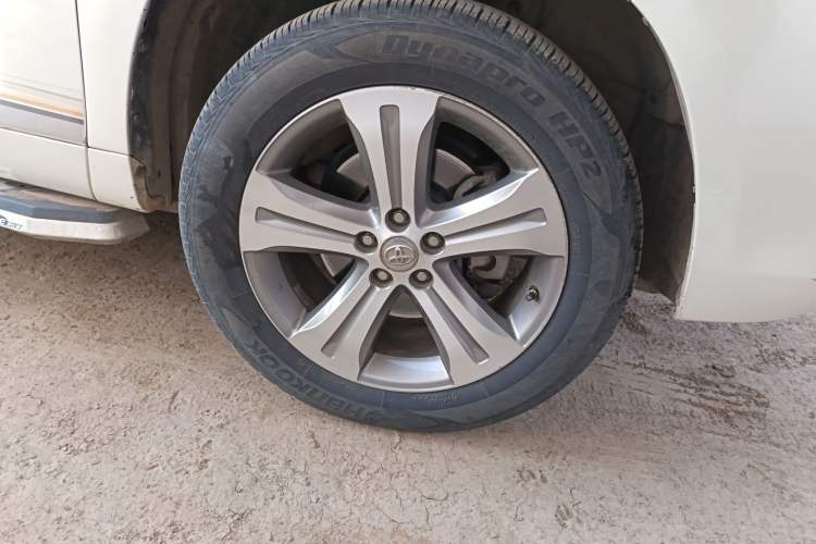 Used Toyota Highlander 2009 2.7L Two-Wheel Drive 7-Seater Luxury Edition Right Front Wheel Hub