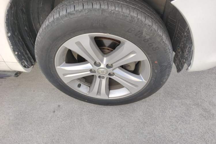 Used Toyota Highlander 2009 2.7L Two-Wheel Drive 7-Seater Luxury Edition Right Front Wheel Hub