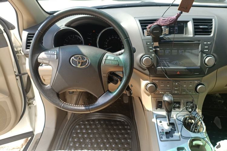 Used Toyota Highlander 2009 2.7L Two-Wheel Drive 7-Seater Luxury Edition Steering Wheel
