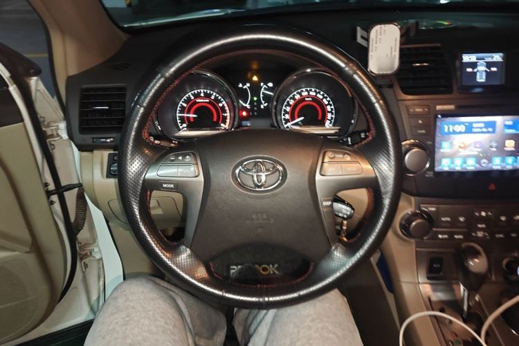 Used Toyota Highlander 2009 2.7L Two-Wheel Drive 7-Seater Luxury Edition Steering Wheel