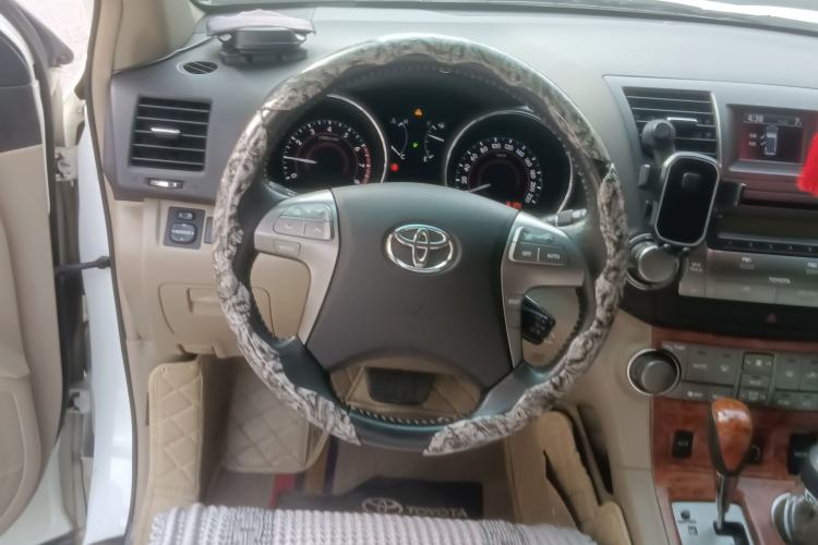Used Toyota Highlander 2009 2.7L Two-Wheel Drive 7-Seater Luxury Edition Steering Wheel