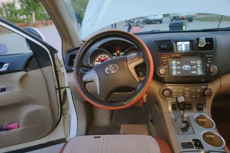 Used Toyota Highlander 2009 2.7L Two-Wheel Drive 7-Seater Luxury Edition Steering Wheel
