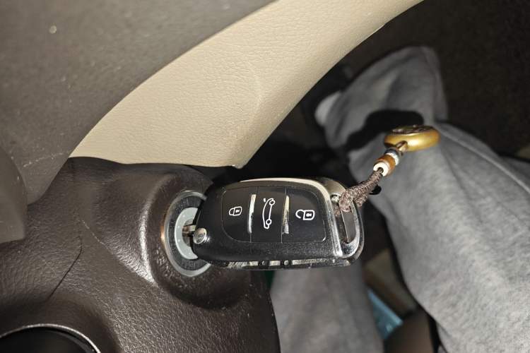 Used Toyota Highlander 2009 2.7L Two-Wheel Drive 7-Seater Luxury Edition Vehicle Key