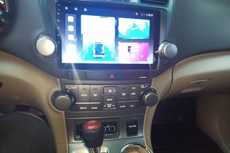 Used Toyota Highlander 2011 2.7L Two-Wheel Drive 7-Seater Luxury Edition Audio And AC Panel