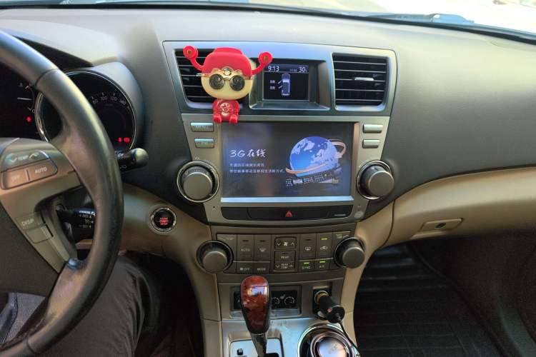 Used Toyota Highlander 2011 2.7L Two-Wheel Drive 7-Seater Luxury Edition Audio And AC Panel