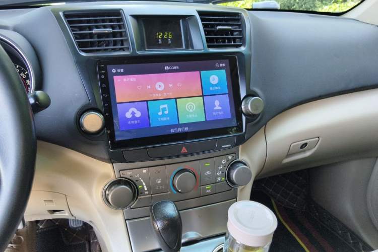 Used Toyota Highlander 2011 2.7L Two-Wheel Drive 5-Seater Elite Edition Audio And AC Panel