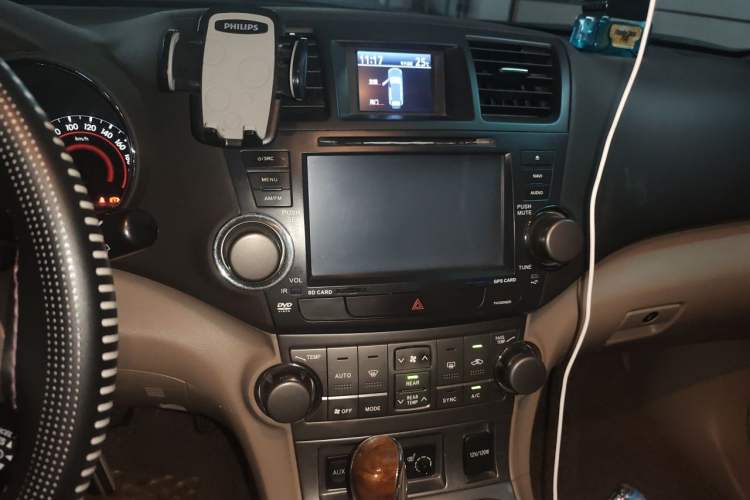 Used Toyota Highlander 2011 2.7L Two-Wheel Drive 7-Seater Luxury Navigation Edition Audio And AC Panel