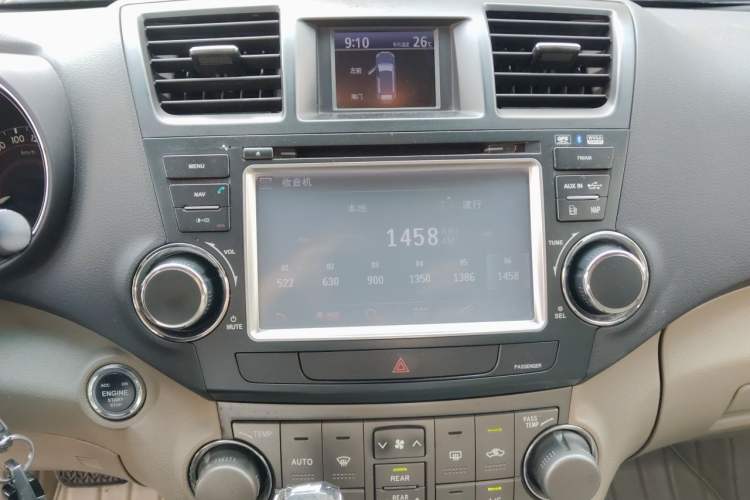 Used Toyota Highlander 2011 2.7L Two-Wheel Drive 7-Seater Luxury Edition Audio And AC Panel