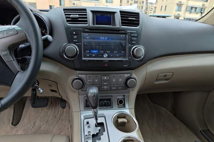 Used Toyota Highlander 2011 2.7L Two-Wheel Drive 7-Seater Luxury Navigation Edition Audio And AC Panel