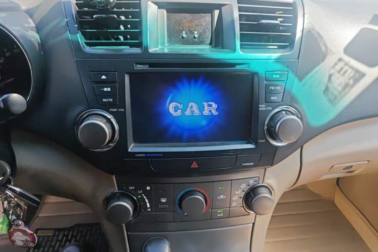 Used Toyota Highlander 2011 2.7L Two-Wheel Drive 5-Seater Elite Edition Audio And AC Panel