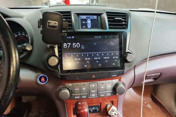 Used Toyota Highlander 2011 2.7L Two-Wheel Drive 7-Seater Luxury Edition Audio And AC Panel