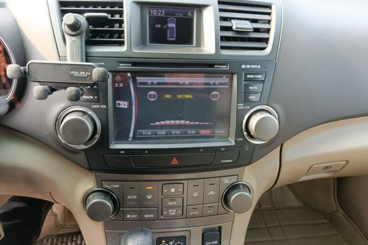Used Toyota Highlander 2011 2.7L Two-Wheel Drive 7-Seater Luxury Edition Audio And AC Panel