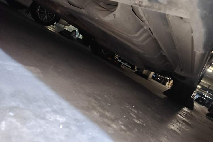 Used Toyota Highlander 2011 2.7L Two-Wheel Drive 7-Seater Supreme Edition Chassis Front Left