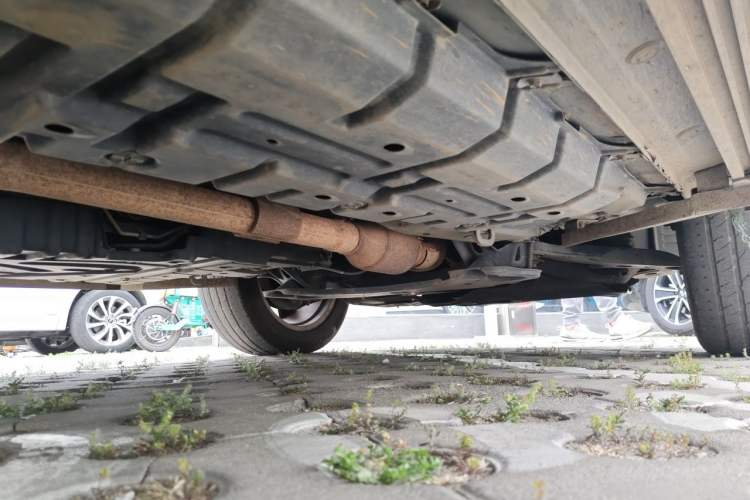 Used Toyota Highlander 2011 2.7L Two-Wheel Drive 7-Seater Luxury Edition Chassis Front Right