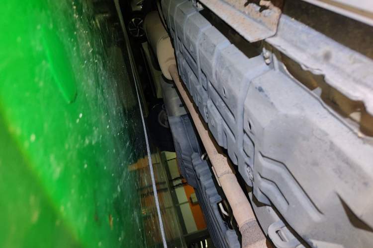 Used Toyota Highlander 2011 2.7L Two-Wheel Drive 7-Seater Elite Edition Chassis Front Right