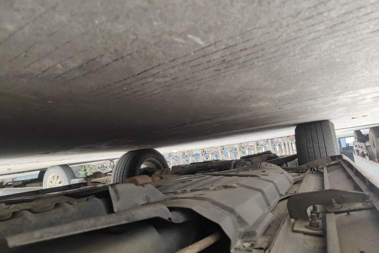 Used Toyota Highlander 2011 2.7L Two-Wheel Drive 7-Seater Luxury Edition Chassis Rear Left