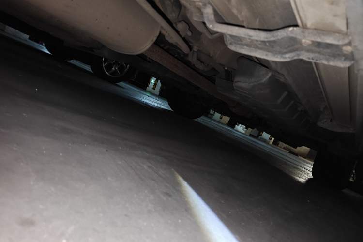 Used Toyota Highlander 2011 2.7L Two-Wheel Drive 7-Seater Supreme Edition Chassis Rear Right