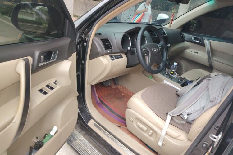 Used Toyota Highlander 2011 2.7L Two-Wheel Drive 7-Seater Elite Edition Driver Seat