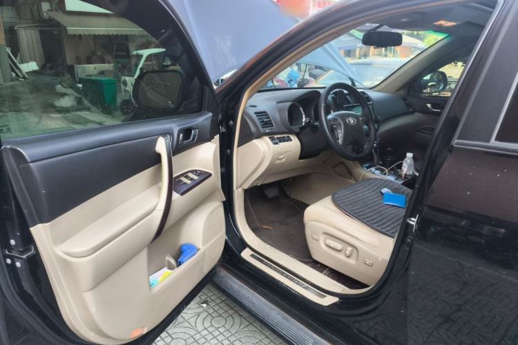Used Toyota Highlander 2011 2.7L Two-Wheel Drive 7-Seater Supreme Edition Driver Seat