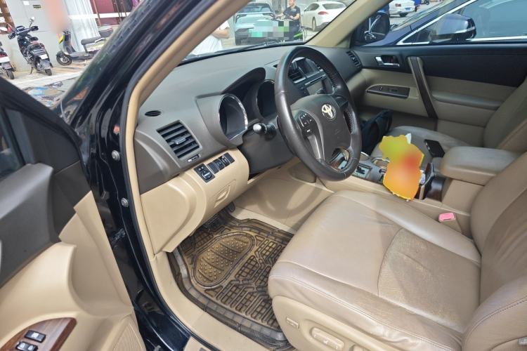 Used Toyota Highlander 2011 2.7L Two-Wheel Drive 5-Seater Sport Edition Driver Seat