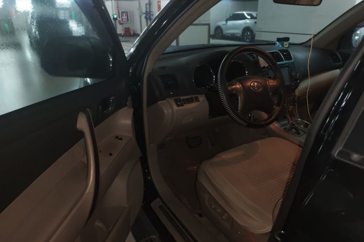 Used Toyota Highlander 2011 2.7L Two-Wheel Drive 7-Seater Luxury Navigation Edition Driver Seat