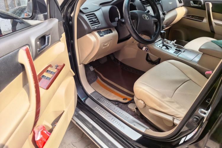 Used Toyota Highlander 2011 2.7L Two-Wheel Drive 5-Seater Elite Edition Driver Seat