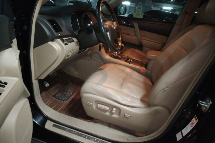 Used Toyota Highlander 2011 2.7L Two-Wheel Drive 7-Seater Luxury Edition Driver Seat