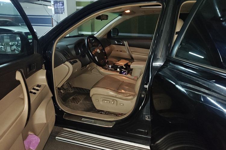 Used Toyota Highlander 2011 2.7L Two-Wheel Drive 7-Seater Luxury Navigation Edition Driver Seat