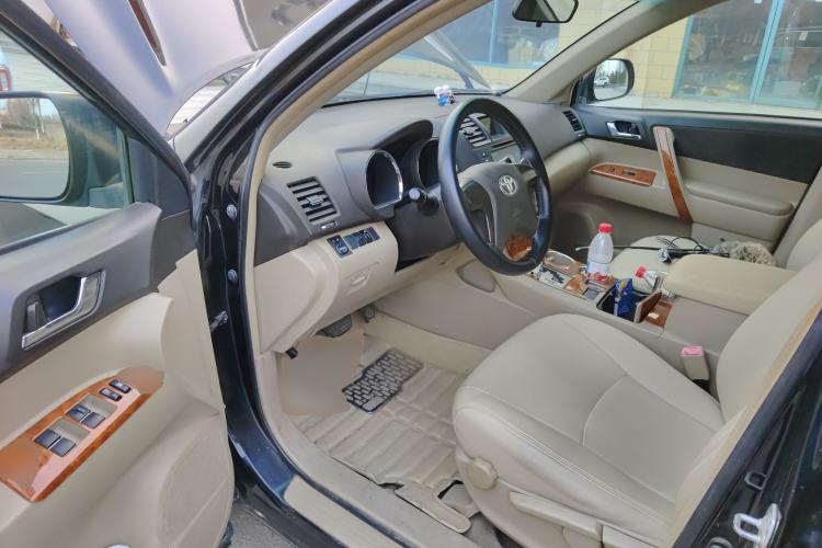 Used Toyota Highlander 2011 2.7L Two-Wheel Drive 5-Seater Elite Edition Driver Seat