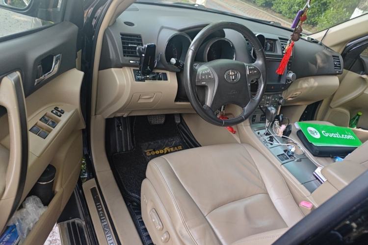 Used Toyota Highlander 2011 2.7L Two-Wheel Drive 7-Seater Luxury Navigation Edition Driver Seat