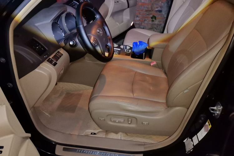 Used Toyota Highlander 2011 2.7L Two-Wheel Drive 5-Seater Sport Edition Driver Seat