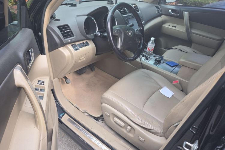 Used Toyota Highlander 2011 2.7L Two-Wheel Drive 7-Seater Elite Edition Driver Seat