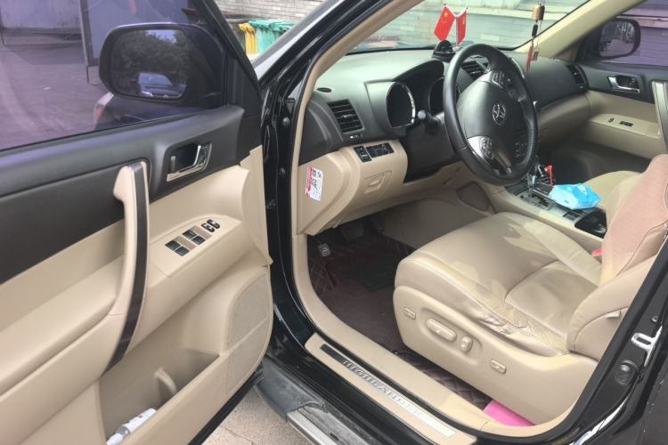 Used Toyota Highlander 2011 2.7L Two-Wheel Drive 7-Seater Luxury Navigation Edition Driver Seat
