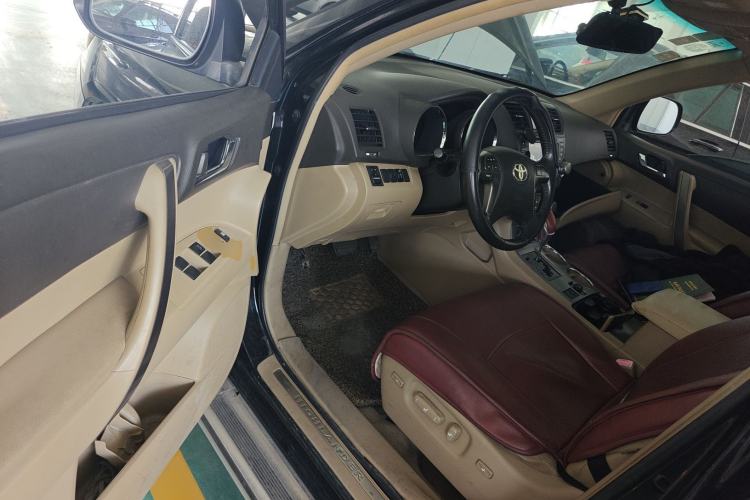 Used Toyota Highlander 2011 2.7L Two-Wheel Drive 7-Seater Luxury Navigation Edition Driver Seat