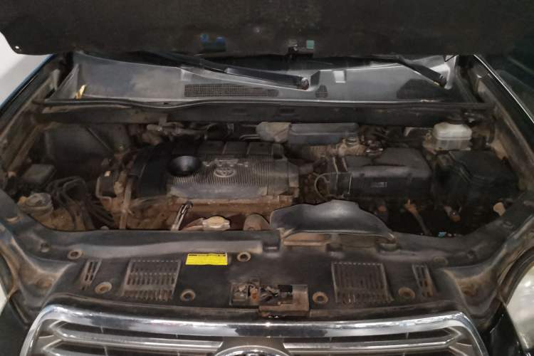 Used Toyota Highlander 2011 2.7L Two-Wheel Drive 7-Seater Supreme Edition Engine Bay