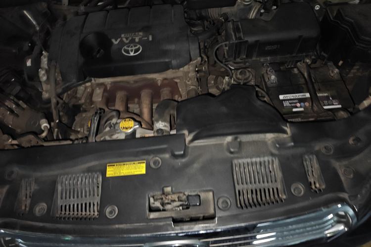 Used Toyota Highlander 2011 2.7L Two-Wheel Drive 7-Seater Supreme Edition Engine Bay