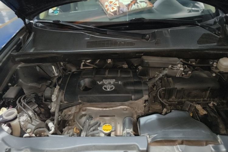 Used Toyota Highlander 2011 2.7L Two-Wheel Drive 7-Seater Luxury Edition Engine Bay