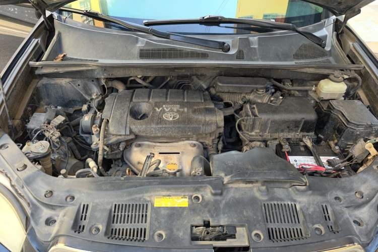 Used Toyota Highlander 2011 2.7L Two-Wheel Drive 7-Seater Luxury Edition Engine Bay