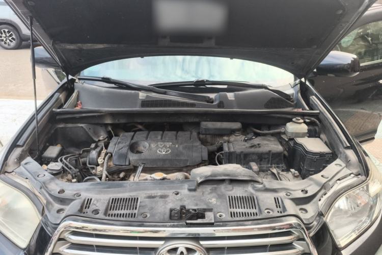 Used Toyota Highlander 2011 2.7L Two-Wheel Drive 7-Seater Supreme Edition Engine Bay