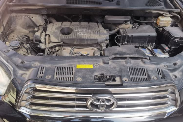 Used Toyota Highlander 2011 2.7L Two-Wheel Drive 5-Seater Sport Edition Engine Bay