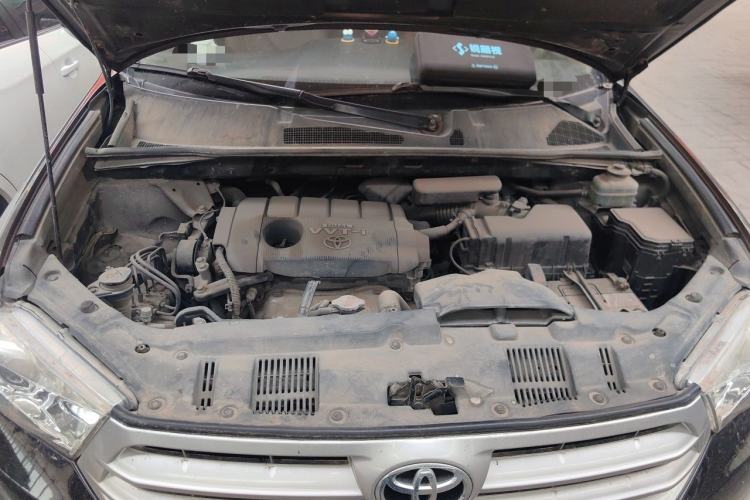Used Toyota Highlander 2011 2.7L Two-Wheel Drive 5-Seater Elite Edition Engine Bay