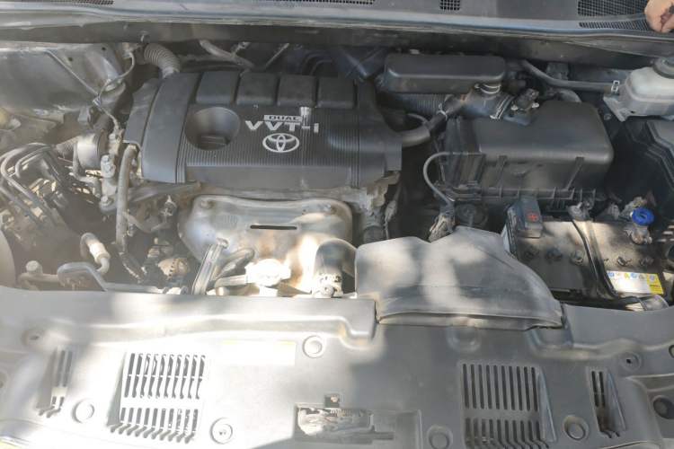 Used Toyota Highlander 2011 2.7L Two-Wheel Drive 5-Seater Sport Edition Engine Bay