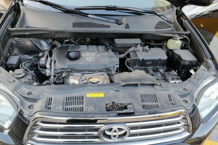 Used Toyota Highlander 2011 2.7L Two-Wheel Drive 7-Seater Luxury Edition Engine Bay