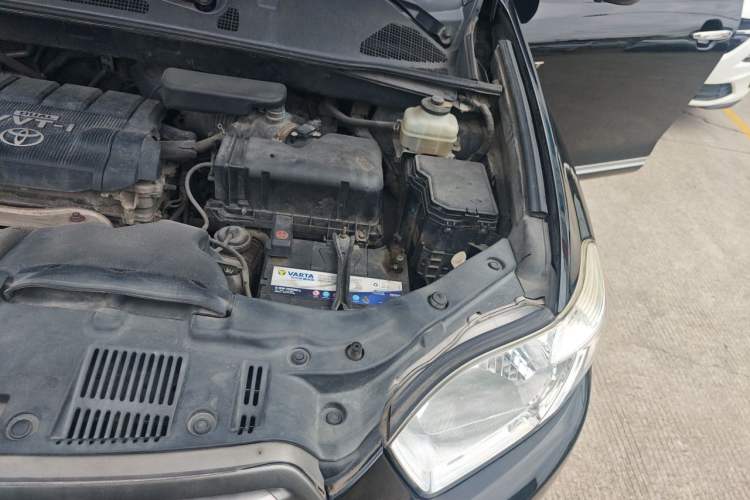Used Toyota Highlander 2011 2.7L Two-Wheel Drive 7-Seater Elite Edition Engine Bay Left