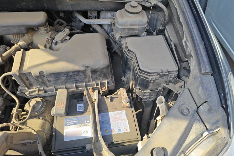 Used Toyota Highlander 2011 2.7L Two-Wheel Drive 5-Seater Elite Edition Engine Bay Left