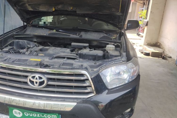 Used Toyota Highlander 2011 2.7L Two-Wheel Drive 7-Seater Luxury Edition Engine Bay Left